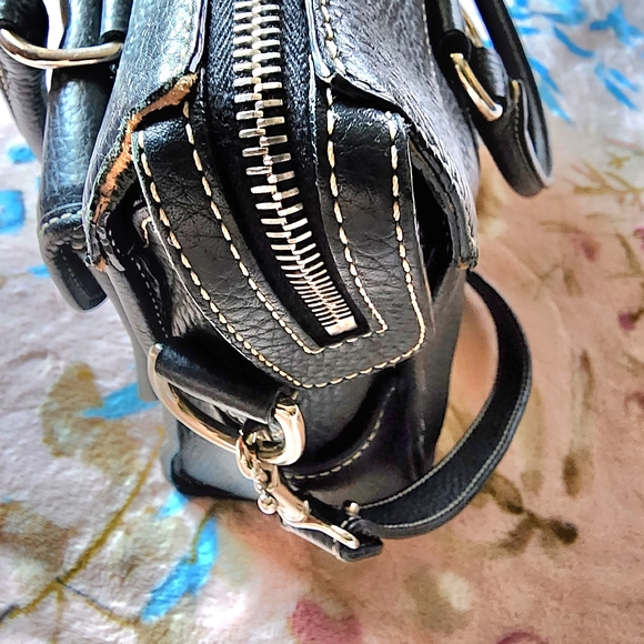 Vintage Dooney and Bourke.  Black  Very clean and well loved. - Picture 12 of 17